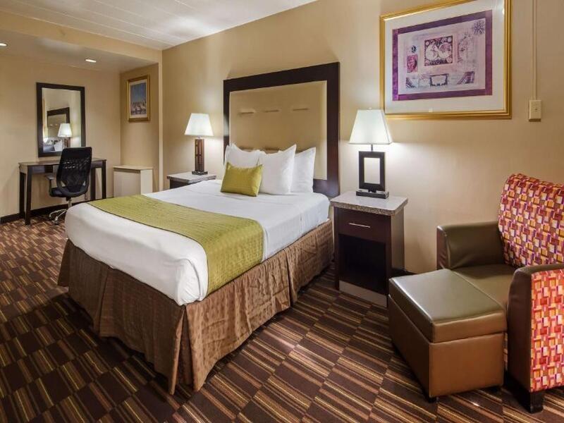 Best Western Louisville East Inn & Suites מראה חיצוני תמונה