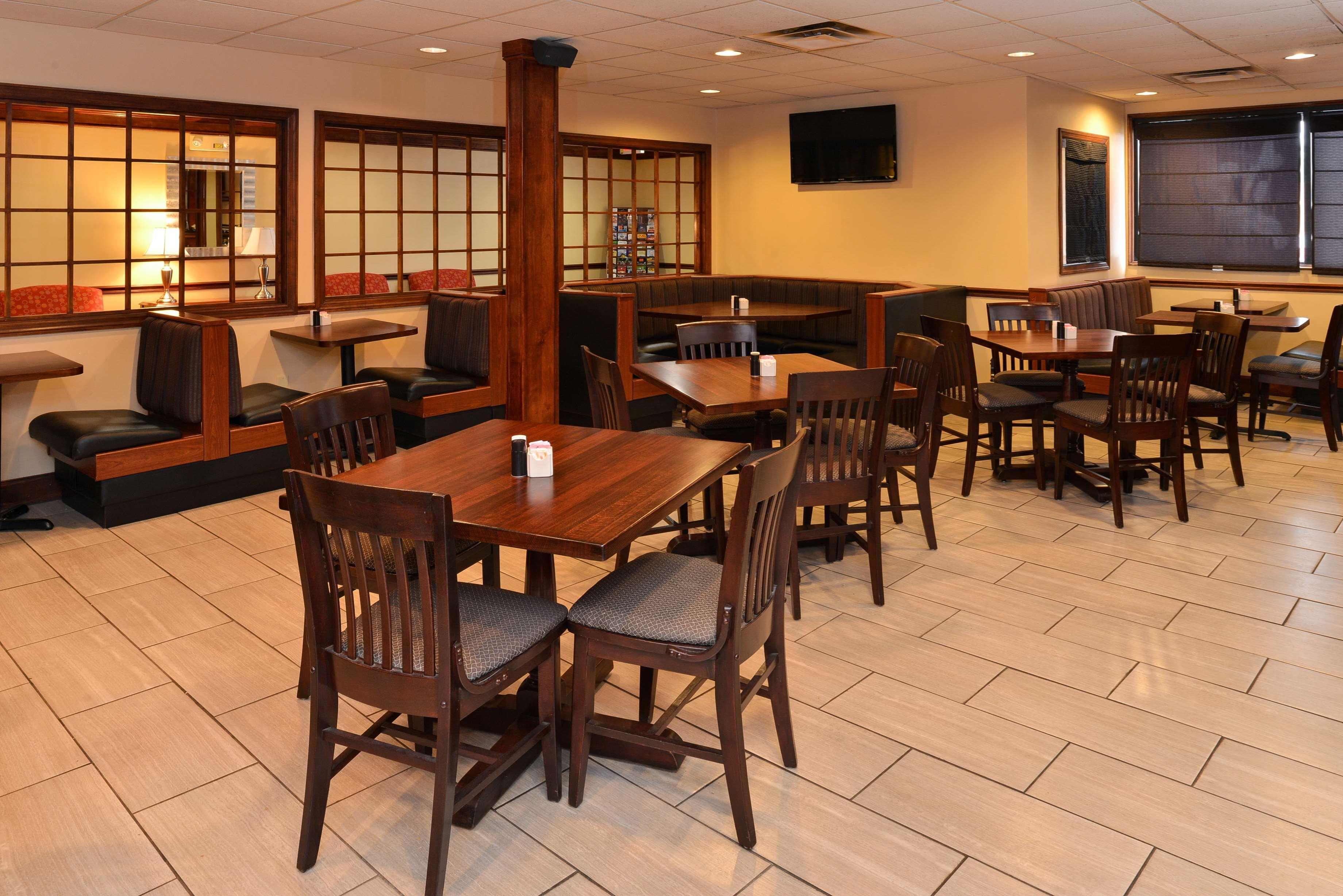 Best Western Louisville East Inn & Suites מראה חיצוני תמונה