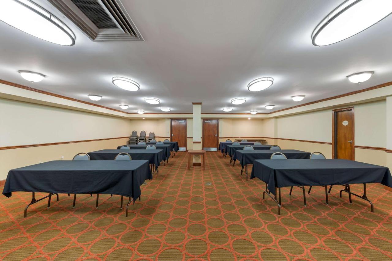 Best Western Louisville East Inn & Suites מראה חיצוני תמונה