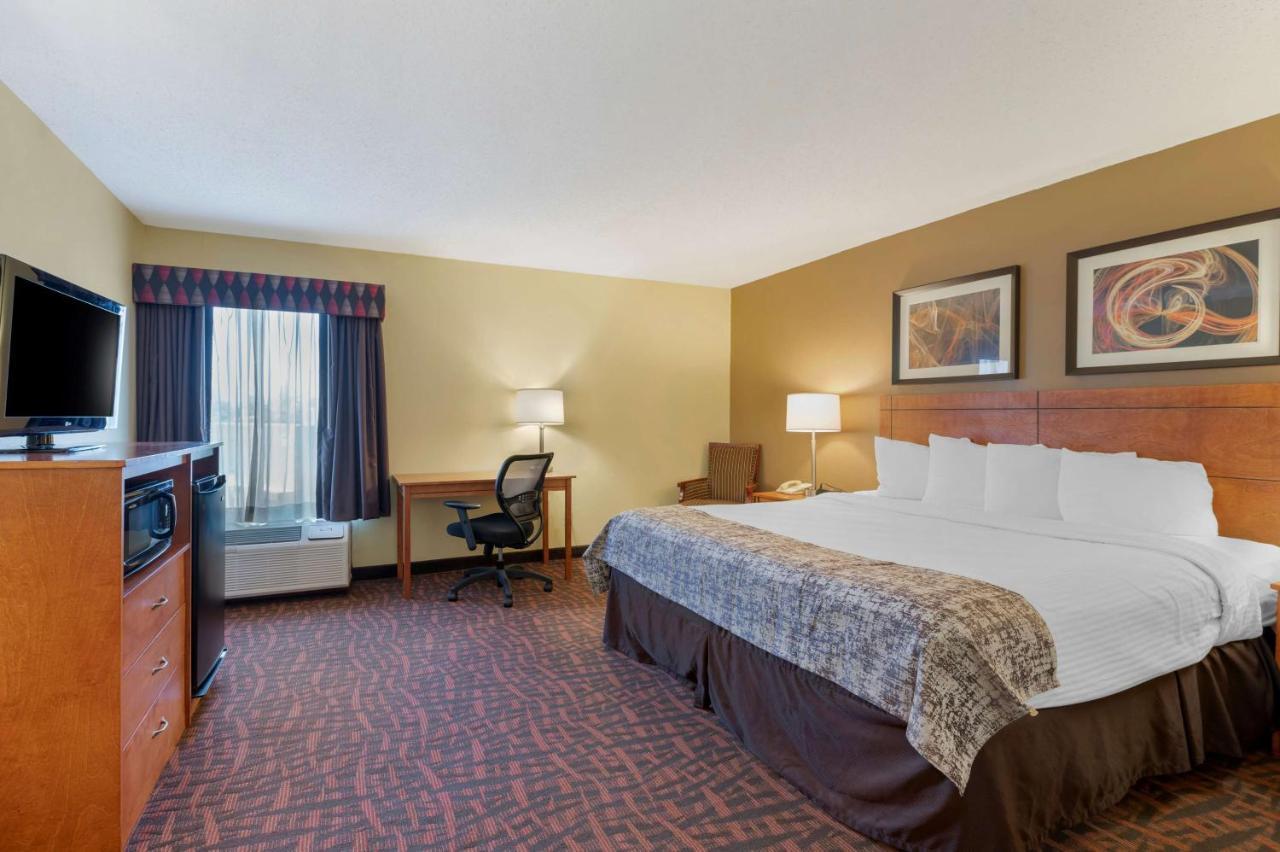 Best Western Louisville East Inn & Suites מראה חיצוני תמונה
