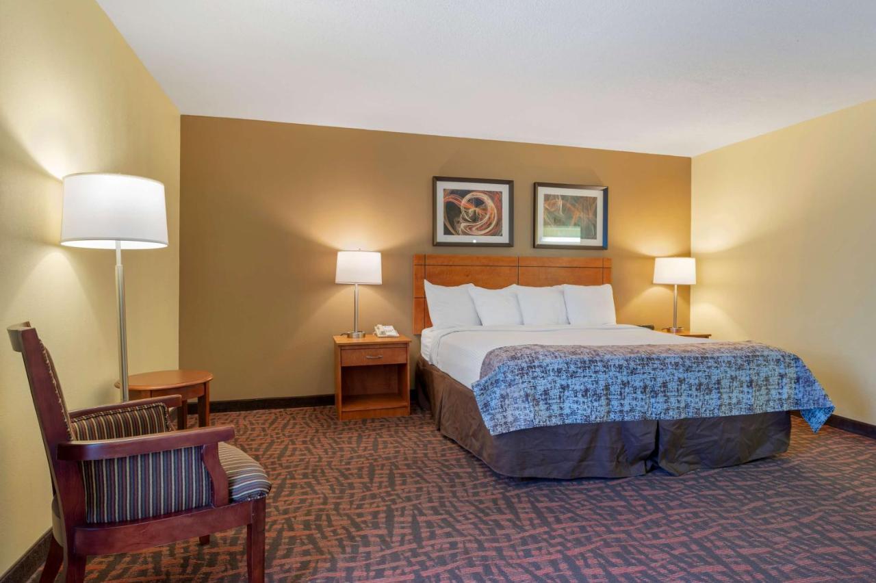 Best Western Louisville East Inn & Suites מראה חיצוני תמונה