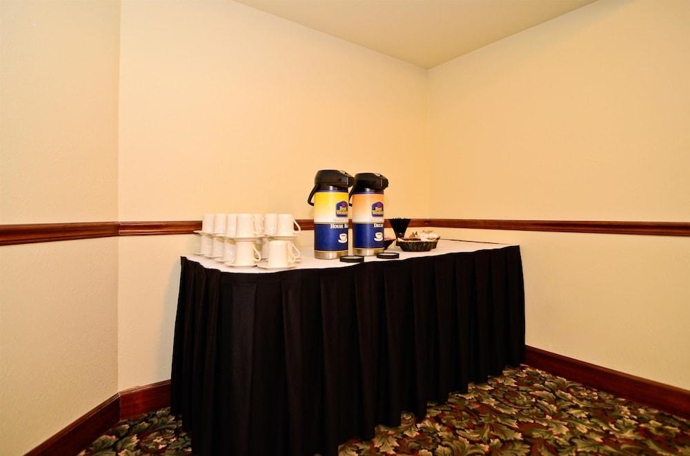 Best Western Louisville East Inn & Suites מראה חיצוני תמונה