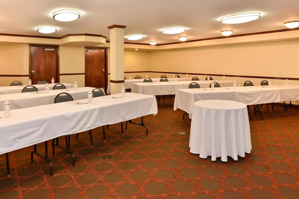 Best Western Louisville East Inn & Suites מראה חיצוני תמונה