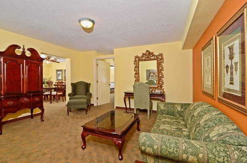 Best Western Louisville East Inn & Suites מראה חיצוני תמונה