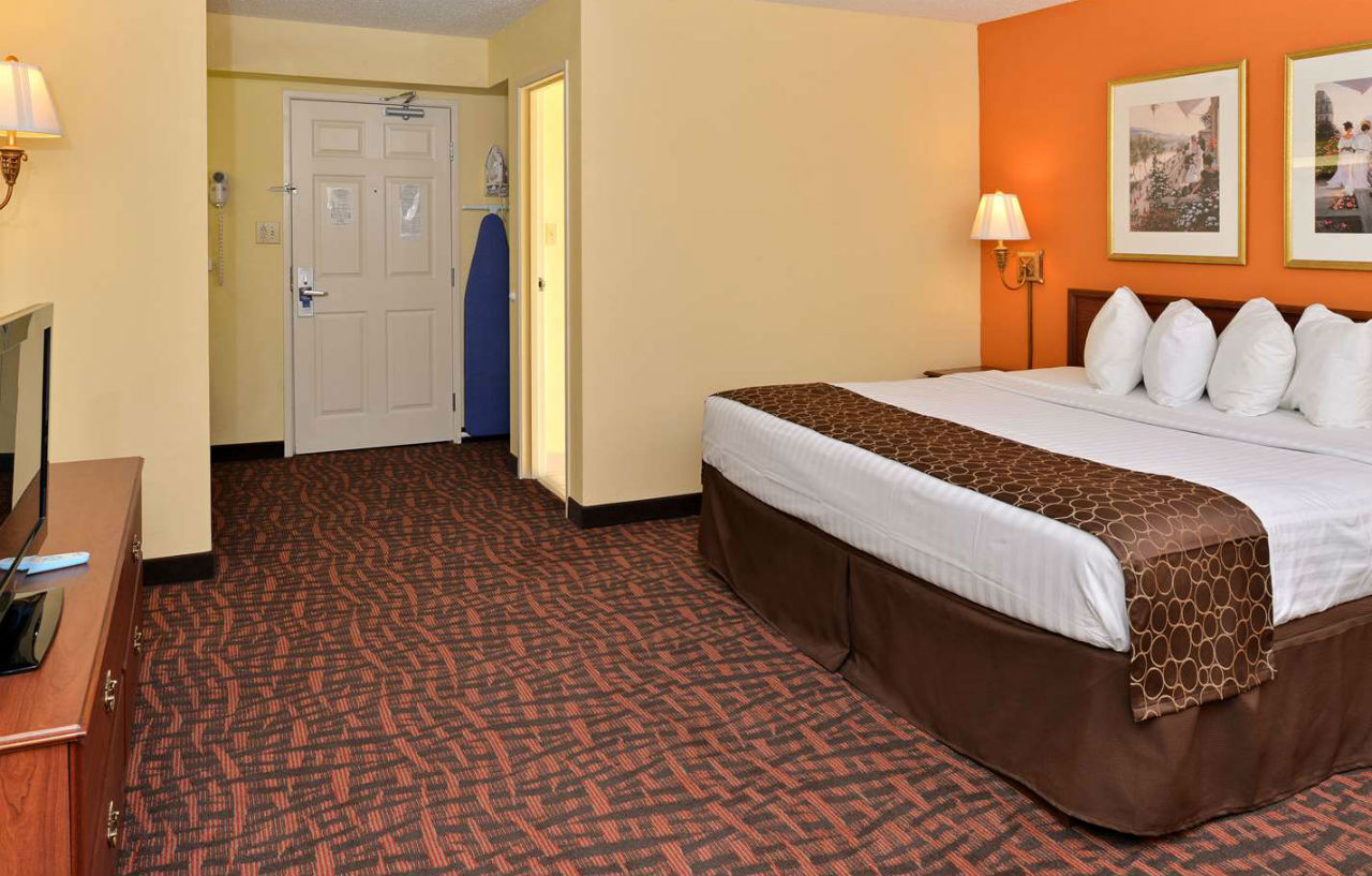 Best Western Louisville East Inn & Suites מראה חיצוני תמונה
