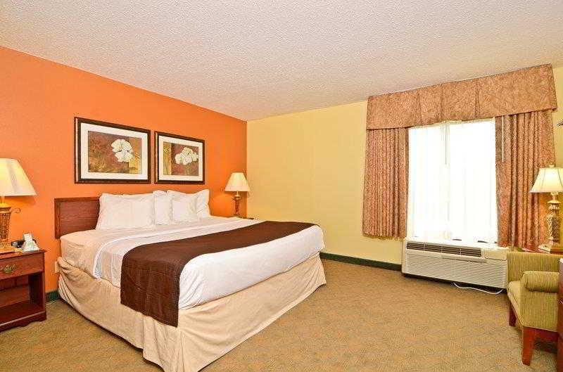 Best Western Louisville East Inn & Suites מראה חיצוני תמונה